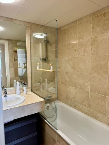 2 soveværelse Lejlighed til leje i La Cala de Mijas, Mijas med swimmingpool garage - € 1.400 (Ref: 9620727)