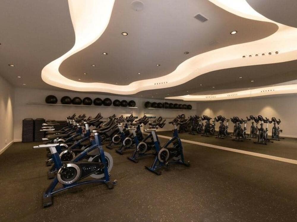 4 bedroom Penthouse for rent in New Golden Mile with pool garage - € 3,900 (Ref: 9627049)