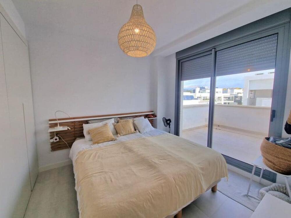4 bedroom Penthouse for rent in New Golden Mile with pool garage - € 3,900 (Ref: 9627049)