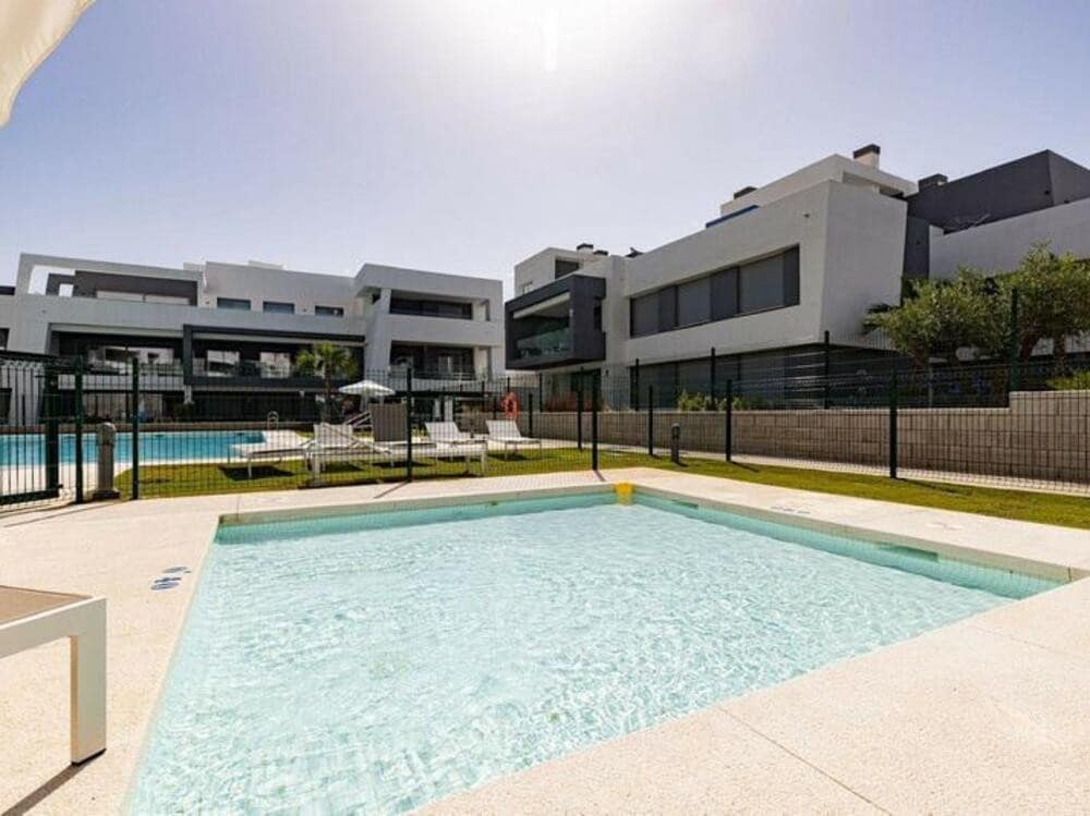 4 bedroom Penthouse for rent in New Golden Mile with pool garage - € 3,900 (Ref: 9627049)