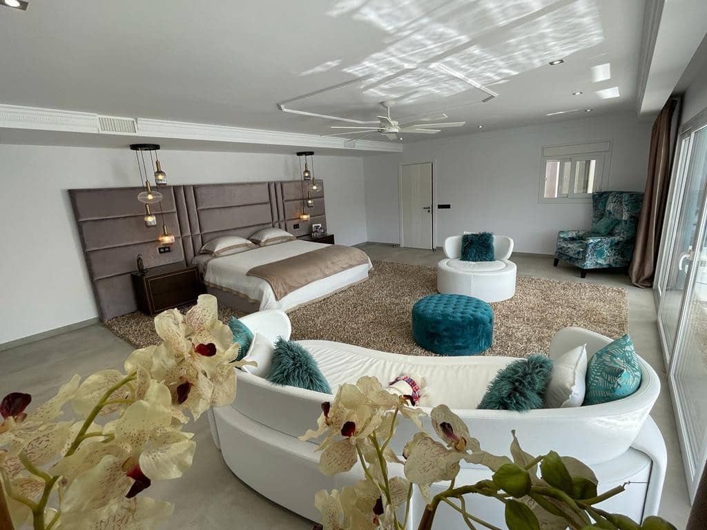 10 sypialnia Willa na sprzedaż w New Golden Mile z basenem garażem - 4 200 000 € (Ref: 9627050)