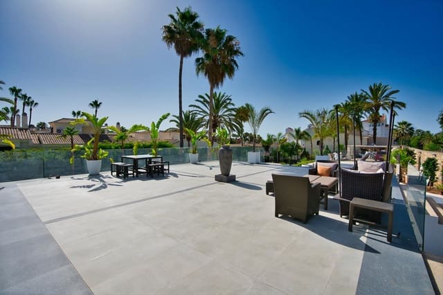 10 sypialnia Willa na sprzedaż w Nueva Atalaya, Estepona z basenem garażem - 4 200 000 € (Ref: 9627050)