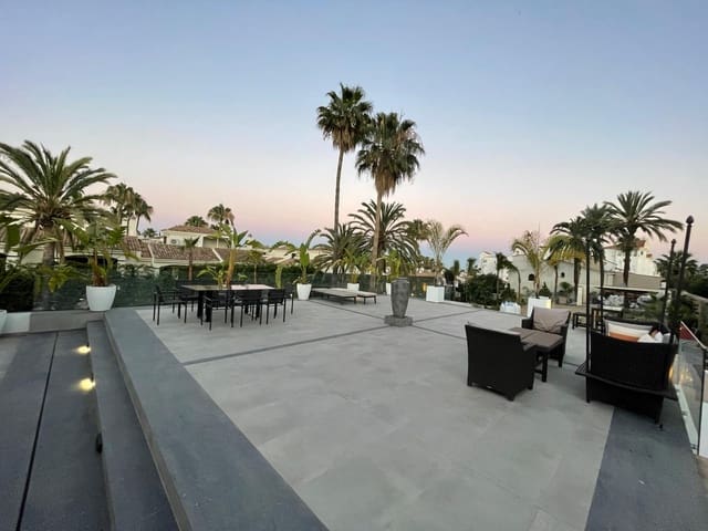 10 sypialnia Willa na sprzedaż w Nueva Atalaya, Estepona z basenem garażem - 4 200 000 € (Ref: 9627050)