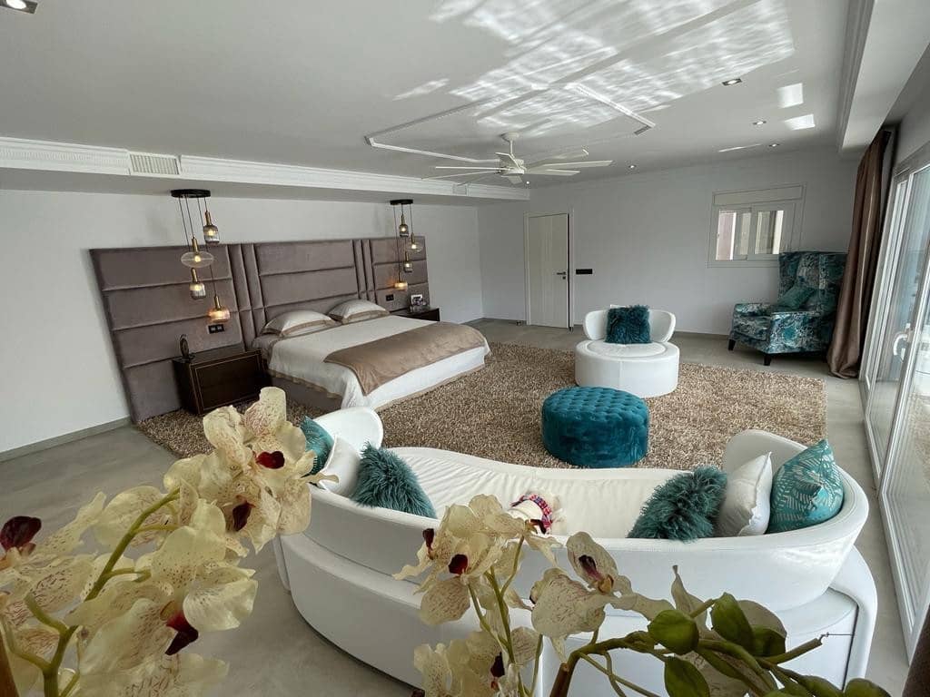 10 sovrum Villa till salu i New Golden Mile med pool garage - 4 200 000 € (Ref: 9627050)