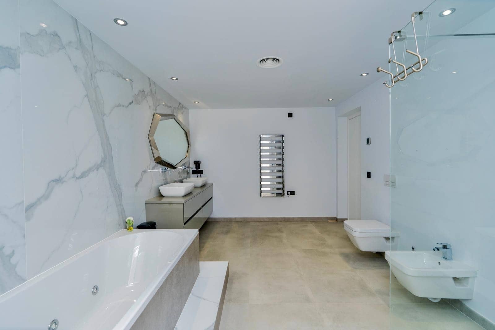 10 sovrum Villa till salu i New Golden Mile med pool garage - 4 200 000 € (Ref: 9627050)