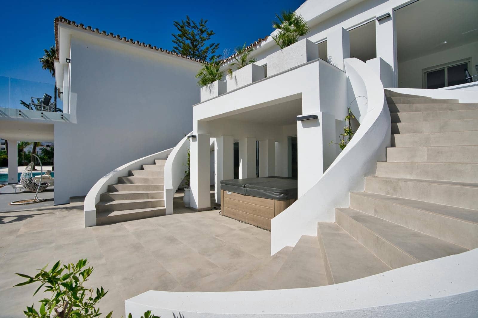 10 sovrum Villa till salu i New Golden Mile med pool garage - 4 200 000 € (Ref: 9627050)
