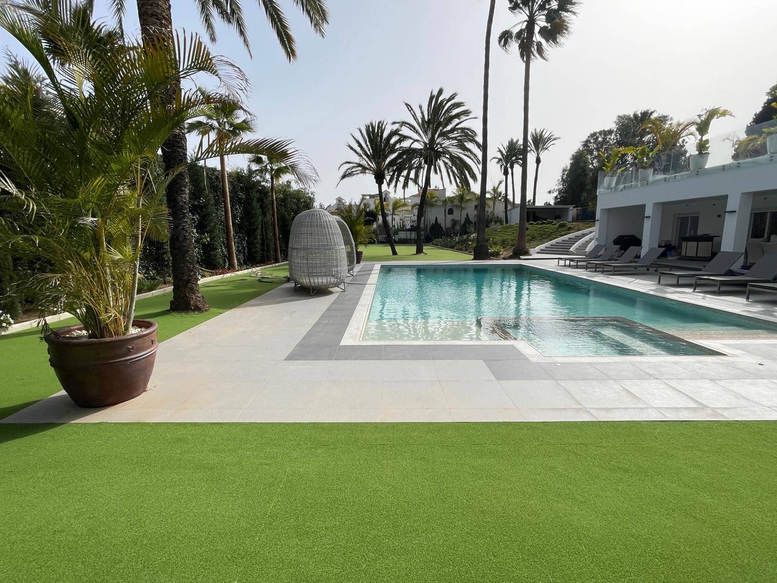 10 sovrum Villa till salu i New Golden Mile med pool garage - 4 200 000 € (Ref: 9627050)