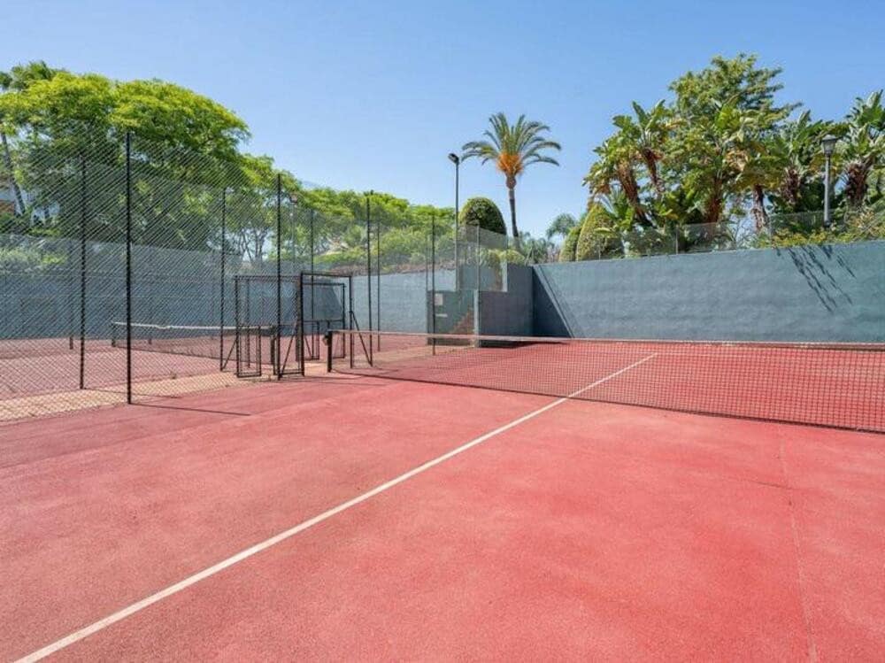 2 soveværelse Lejlighed til leje i Marbella med swimmingpool garage - € 2.500 (Ref: 9629463)