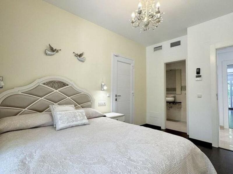 4 soveværelse Villa til leje i Marbella med swimmingpool garage - € 12.500 (Ref: 9629466)