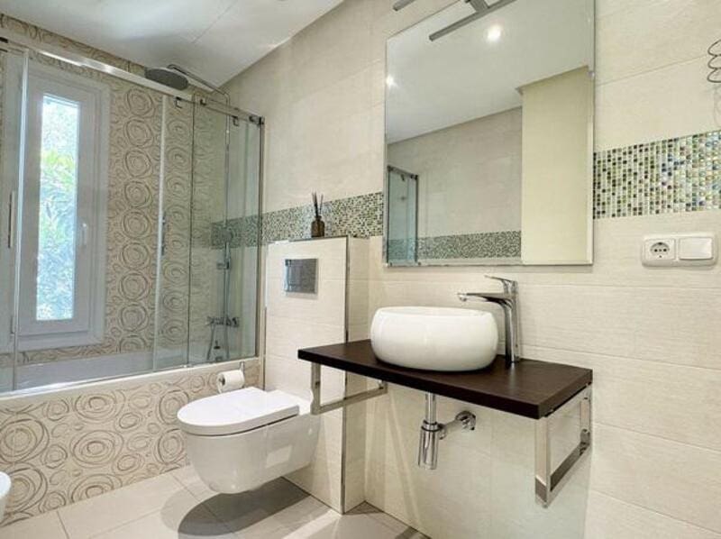 4 soveværelse Villa til leje i Marbella med swimmingpool garage - € 12.500 (Ref: 9629466)