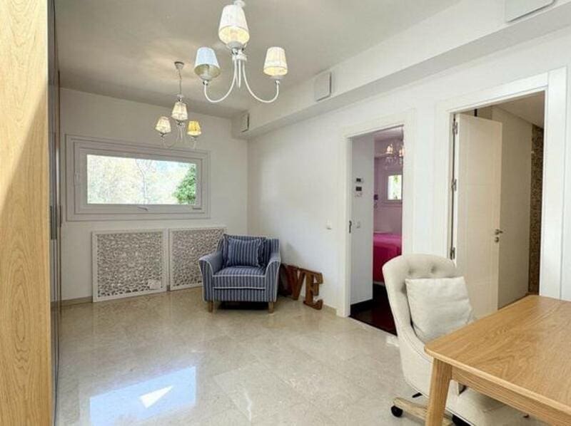 4 soveværelse Villa til leje i Marbella med swimmingpool garage - € 12.500 (Ref: 9629466)