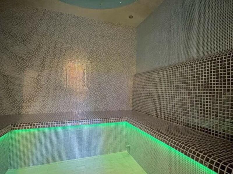 4 soveværelse Villa til leje i Marbella med swimmingpool garage - € 12.500 (Ref: 9629466)