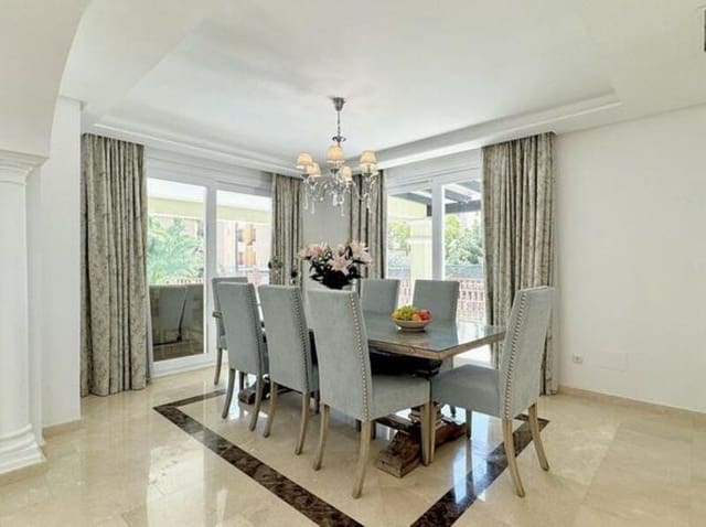 4 bedroom Villa for rent in Romana Playa, Marbella with pool garage - € 12,500 (Ref: 9629466)