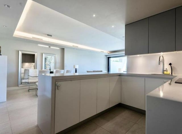 2 sypialnia Apartament do wynajęcia w Los Naranjos, Marbella z basenem garażem - 4 000 € (Ref: 9629467)