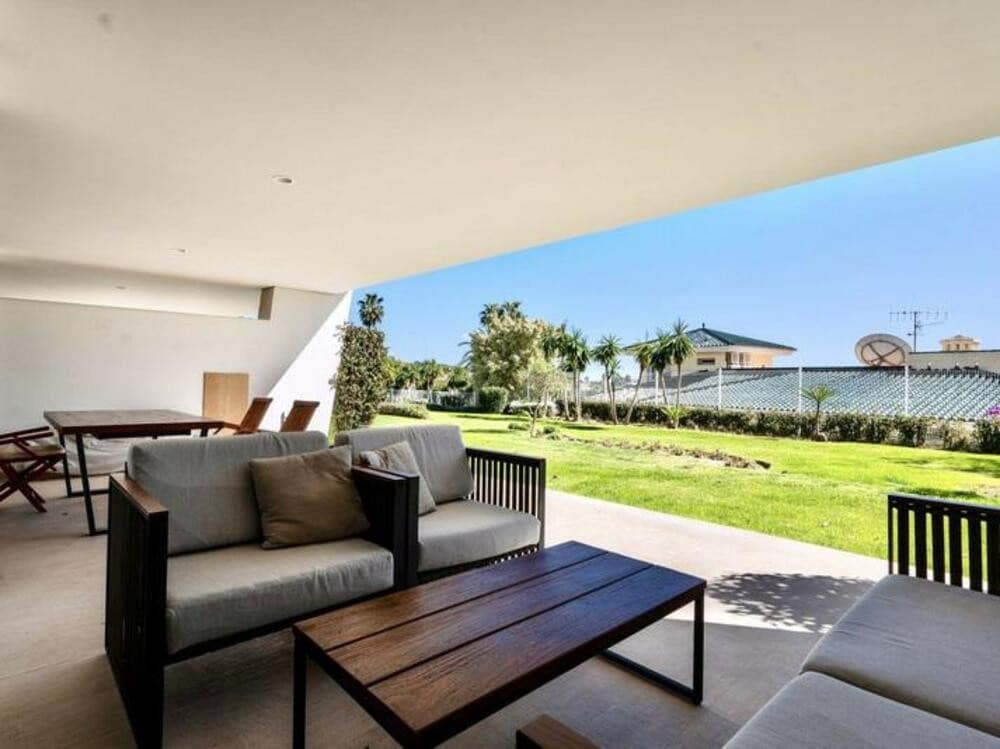 2 sypialnia Apartament do wynajęcia w Marbella z basenem garażem - 4 000 € (Ref: 9629467)