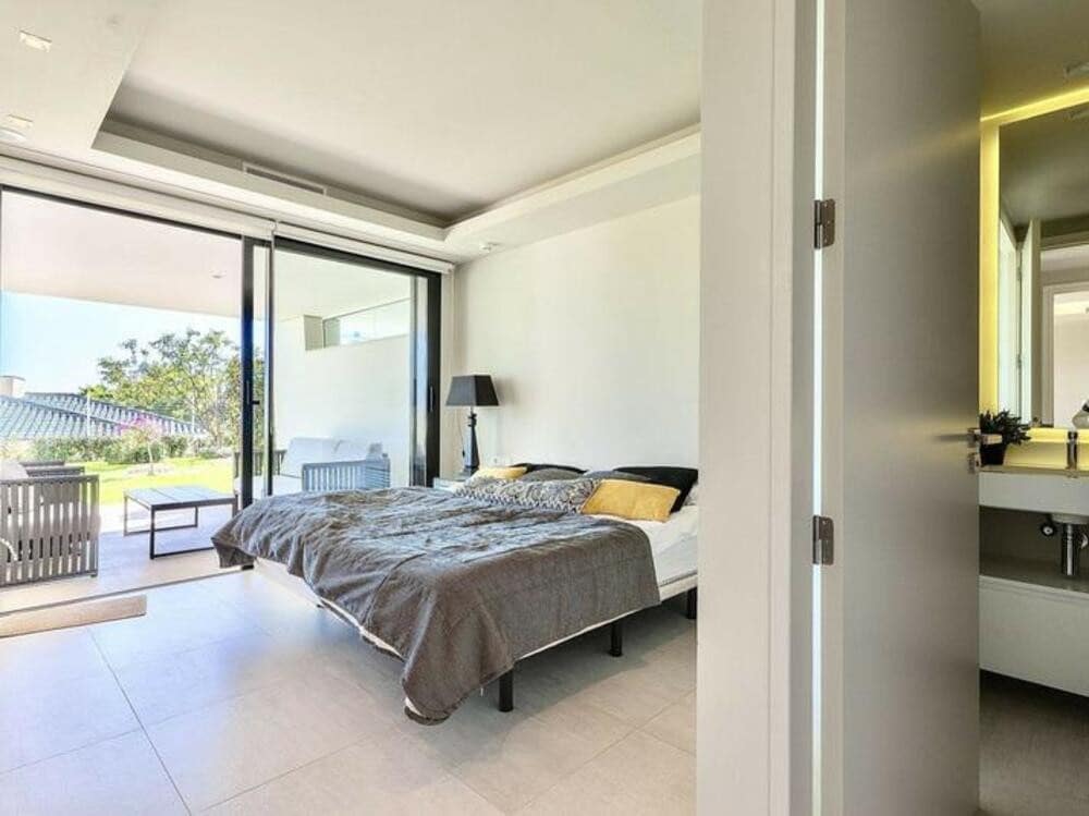 2 sypialnia Apartament do wynajęcia w Marbella z basenem garażem - 4 000 € (Ref: 9629467)