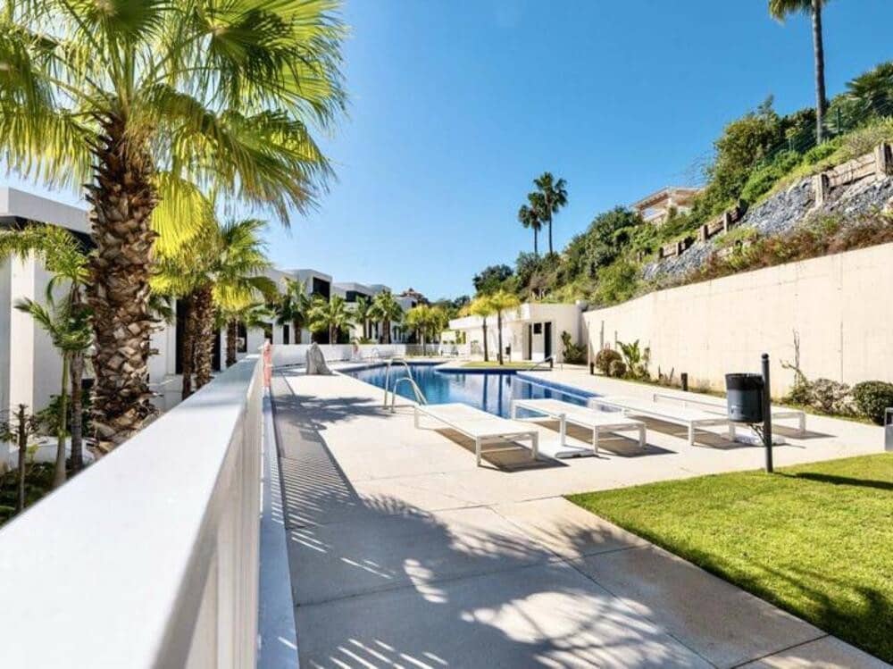 2 sypialnia Apartament do wynajęcia w Marbella z basenem garażem - 4 000 € (Ref: 9629467)