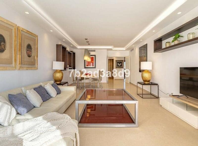 3 sypialnia Penthouse do wynajęcia w Marbella z basenem garażem - 3 700 € (Ref: 9633682)