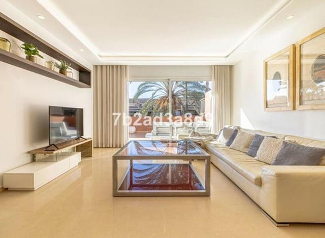 3 makuuhuone Kattohuoneisto vuokrattavana paikassa Puerto Banus, Marbella mukana uima-altaan 
autotalli - 3 700 € (Ref: 9633682)