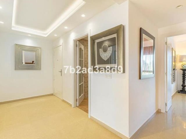 3 makuuhuone Kattohuoneisto vuokrattavana paikassa Puerto Banus, Marbella mukana uima-altaan 
autotalli - 3 700 € (Ref: 9633682)