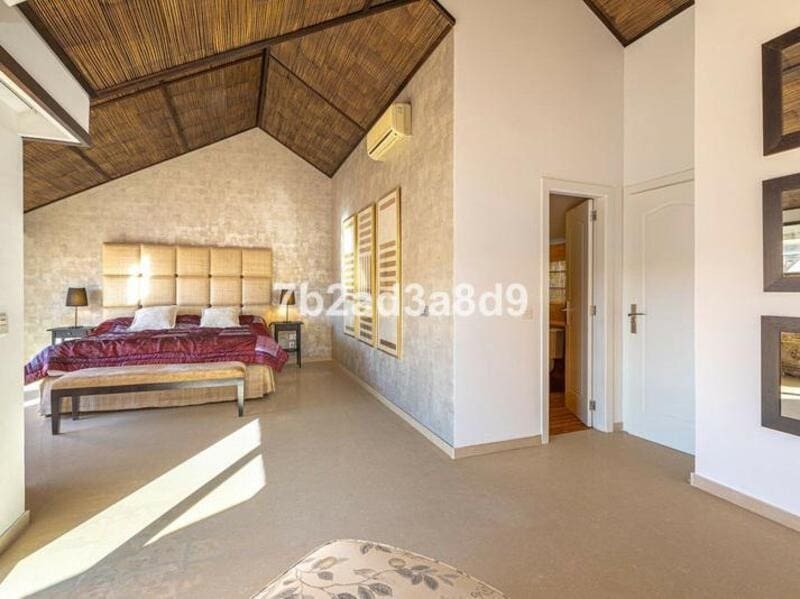 3 sypialnia Penthouse do wynajęcia w Marbella z basenem garażem - 3 700 € (Ref: 9633682)