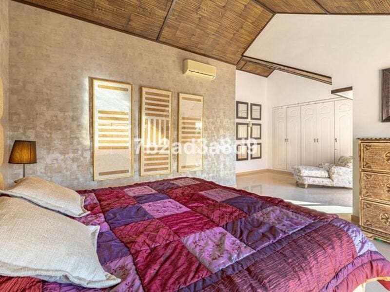 3 sypialnia Penthouse do wynajęcia w Marbella z basenem garażem - 3 700 € (Ref: 9633682)