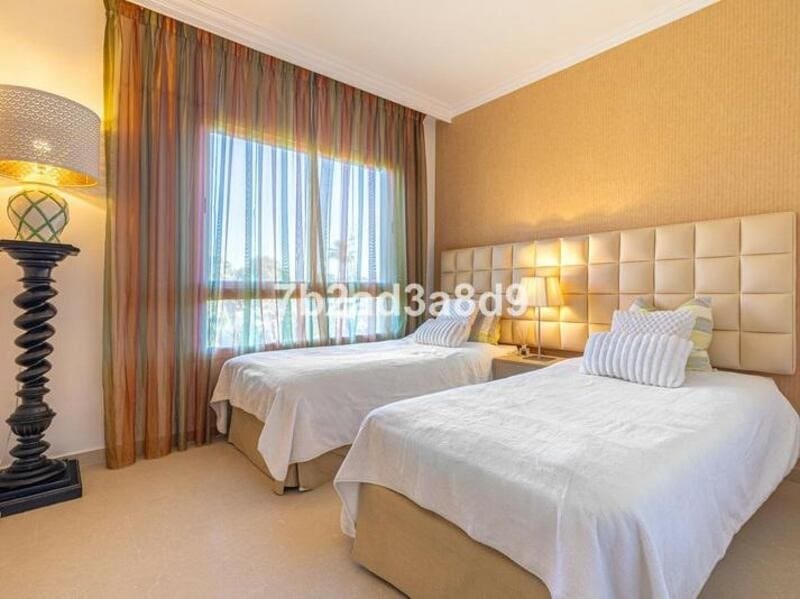 3 bedroom Penthouse for rent in Marbella with pool garage - € 3,700 (Ref: 9633682)