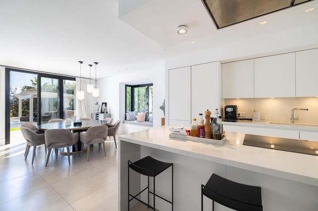 4 slaapkamer Villa te huur in Nueva Andalucía Centro, Marbella met zwembad garage - € 20.000 (Ref: 9633683)