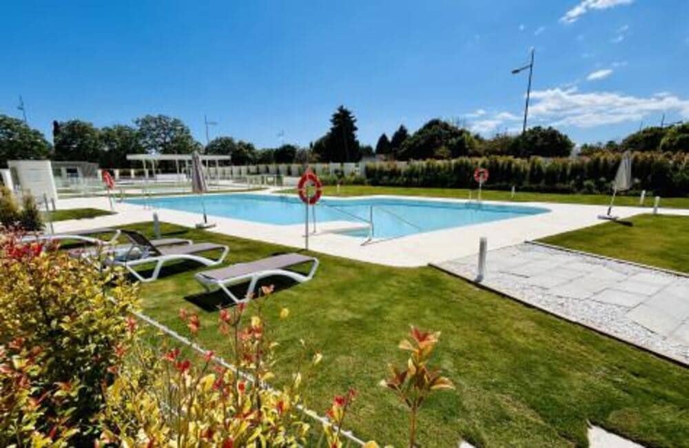 3 bedroom Apartment for rent in San Pedro de Alcantara with pool garage - € 5,000 (Ref: 9633684)