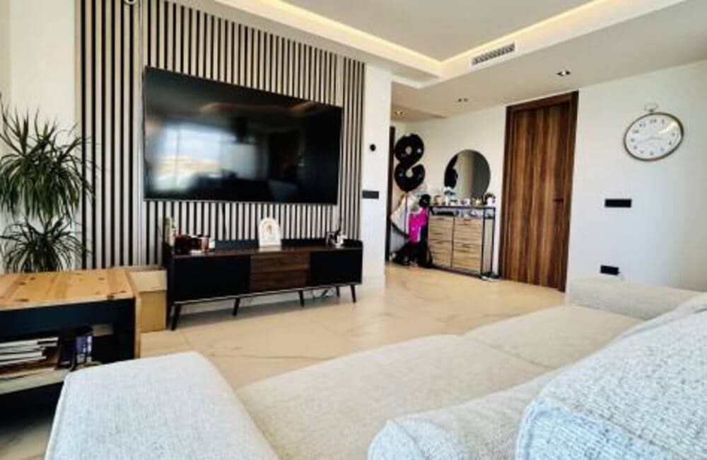 3 bedroom Apartment for rent in San Pedro de Alcantara with pool garage - € 5,000 (Ref: 9633684)