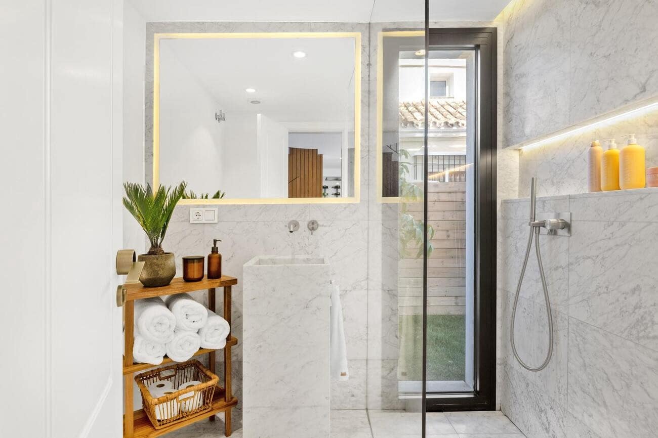 6 slaapkamer Villa te huur in Marbella met zwembad garage - € 20.000 (Ref: 9633686)