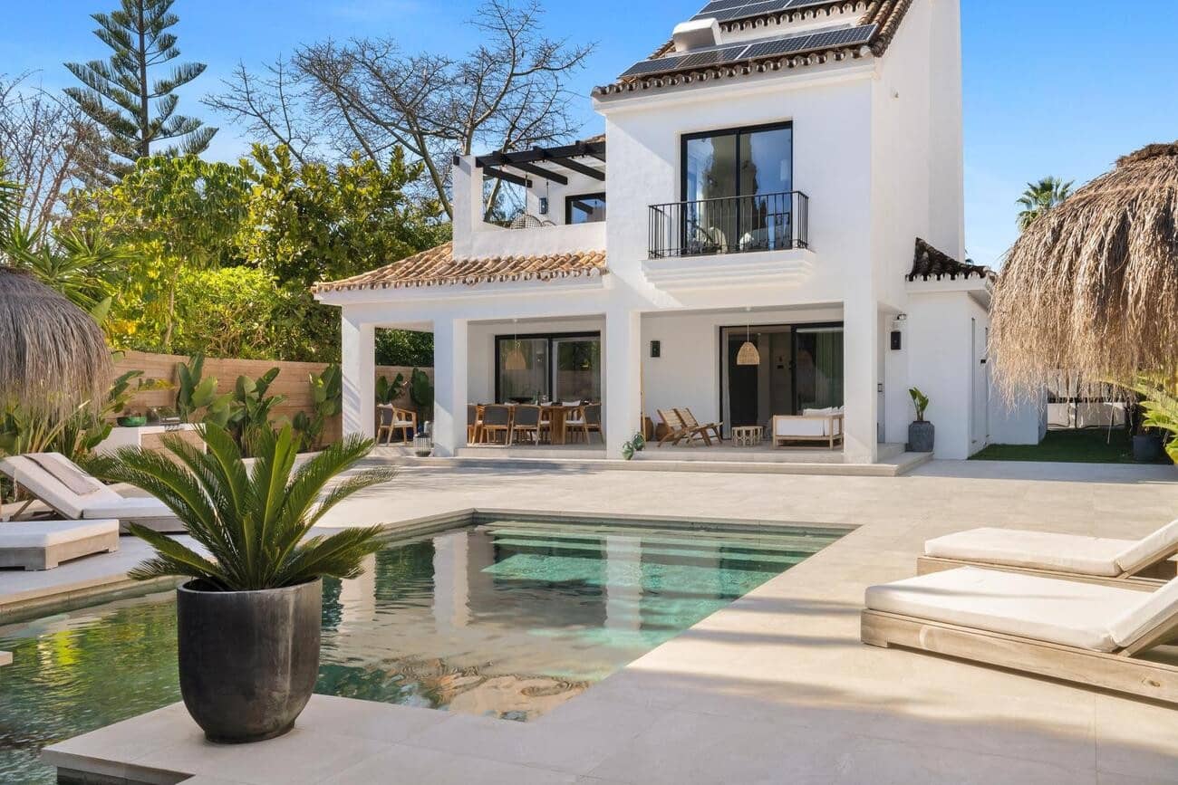 6 soveværelse Villa til leje i Marbella med swimmingpool garage - € 20.000 (Ref: 9633686)