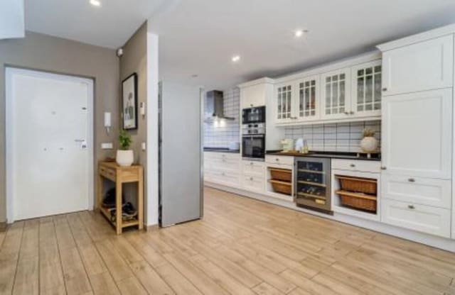 4 sypialnia Dom do wynajęcia w Lomas De Marbella, Marbella z basenem garażem - 8 000 € (Ref: 9636229)