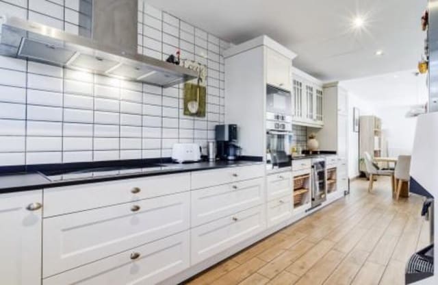 4 sypialnia Dom do wynajęcia w Lomas De Marbella, Marbella z basenem garażem - 8 000 € (Ref: 9636229)