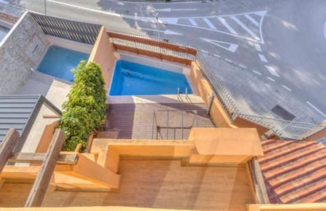 4 makuuhuone Omakotitalo vuokrattavana paikassa Lomas De Marbella, Marbella mukana uima-altaan 
autotalli - 8 000 € (Ref: 9636229)