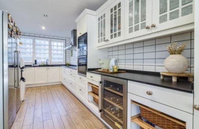 4 makuuhuone Omakotitalo vuokrattavana paikassa Lomas De Marbella, Marbella mukana uima-altaan 
autotalli - 8 000 € (Ref: 9636229)