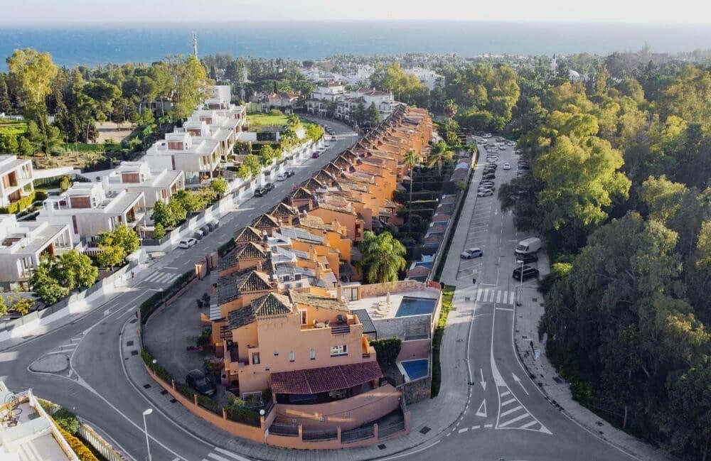 4 makuuhuone Omakotitalo vuokrattavana paikassa Marbella mukana uima-altaan 
autotalli - 8 000 € (Ref: 9636229)