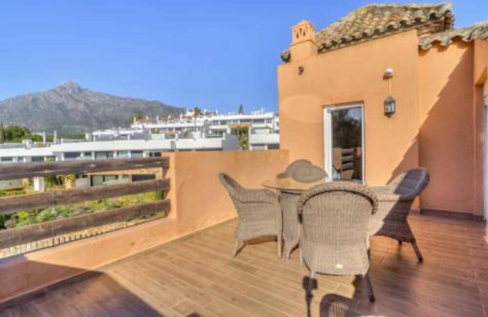 4 makuuhuone Omakotitalo vuokrattavana paikassa Marbella mukana uima-altaan 
autotalli - 8 000 € (Ref: 9636229)