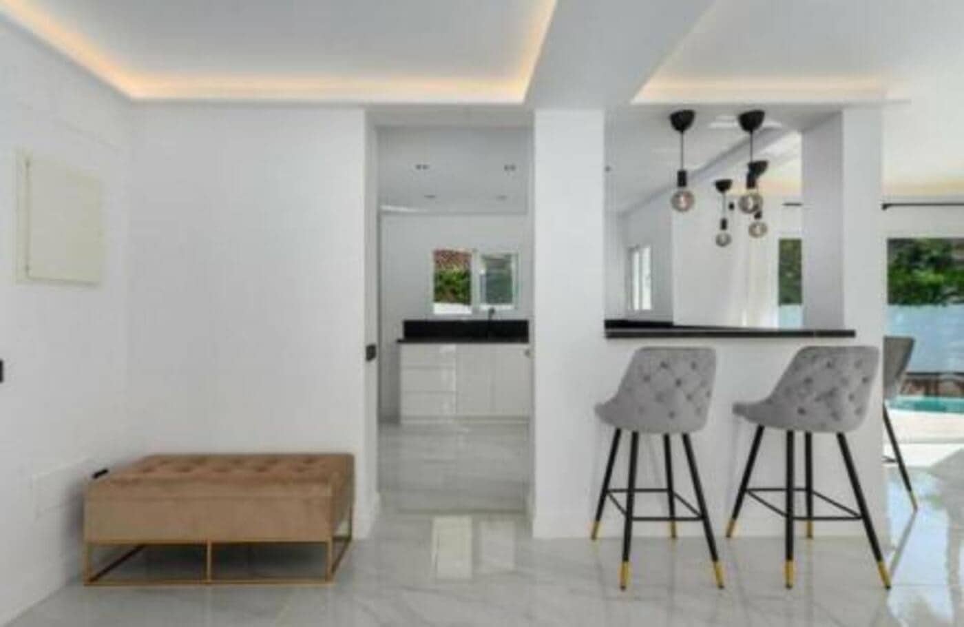 Villa/Maison de 4 chambres à louer à Nueva Andalucia avec piscine garage - 7 000 € (Ref: 9636230)