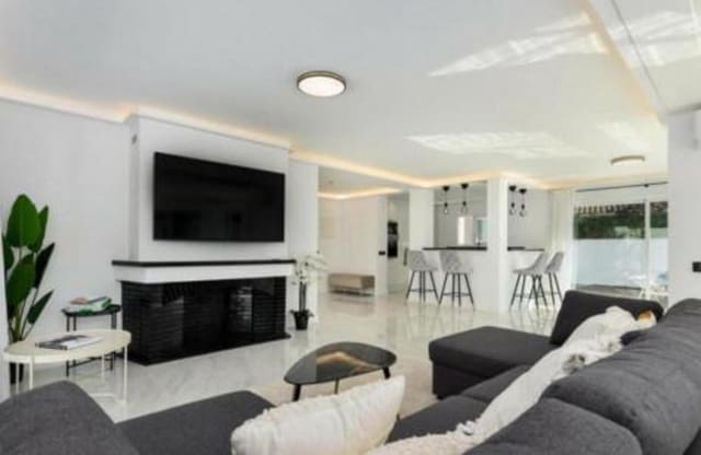 4 sovrum Villa att hyra i Nueva Andalucía Centro, Marbella med pool garage - 7 000 € (Ref: 9636230)