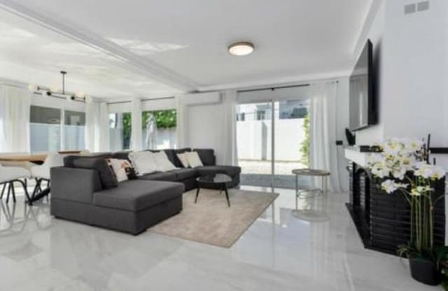 4 sovrum Villa att hyra i Nueva Andalucía Centro, Marbella med pool garage - 7 000 € (Ref: 9636230)