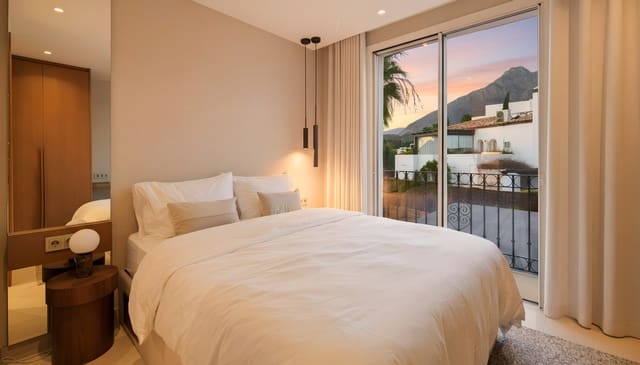 4 sovrum Semi-fristående Villa till salu i Lomas De Marbella, Marbella med pool garage - 2 595 000 € (Ref: 9636231)