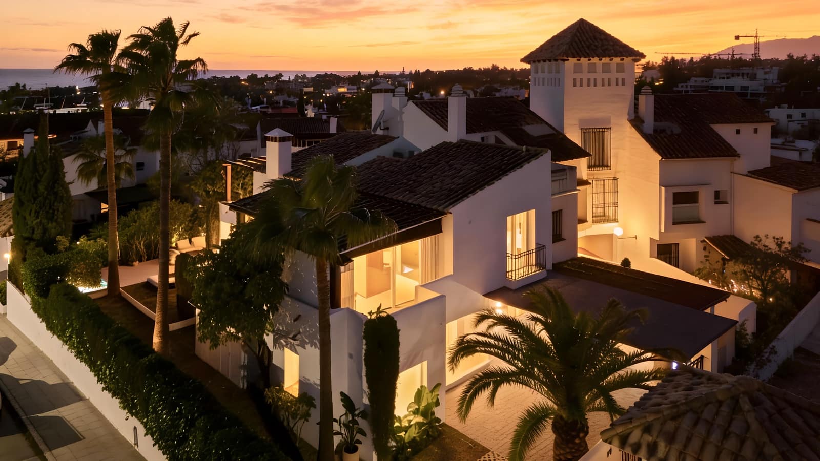 4 soveværelse Semi-Rækkehus til salg i Marbella med swimmingpool garage - € 2.595.000 (Ref: 9636231)