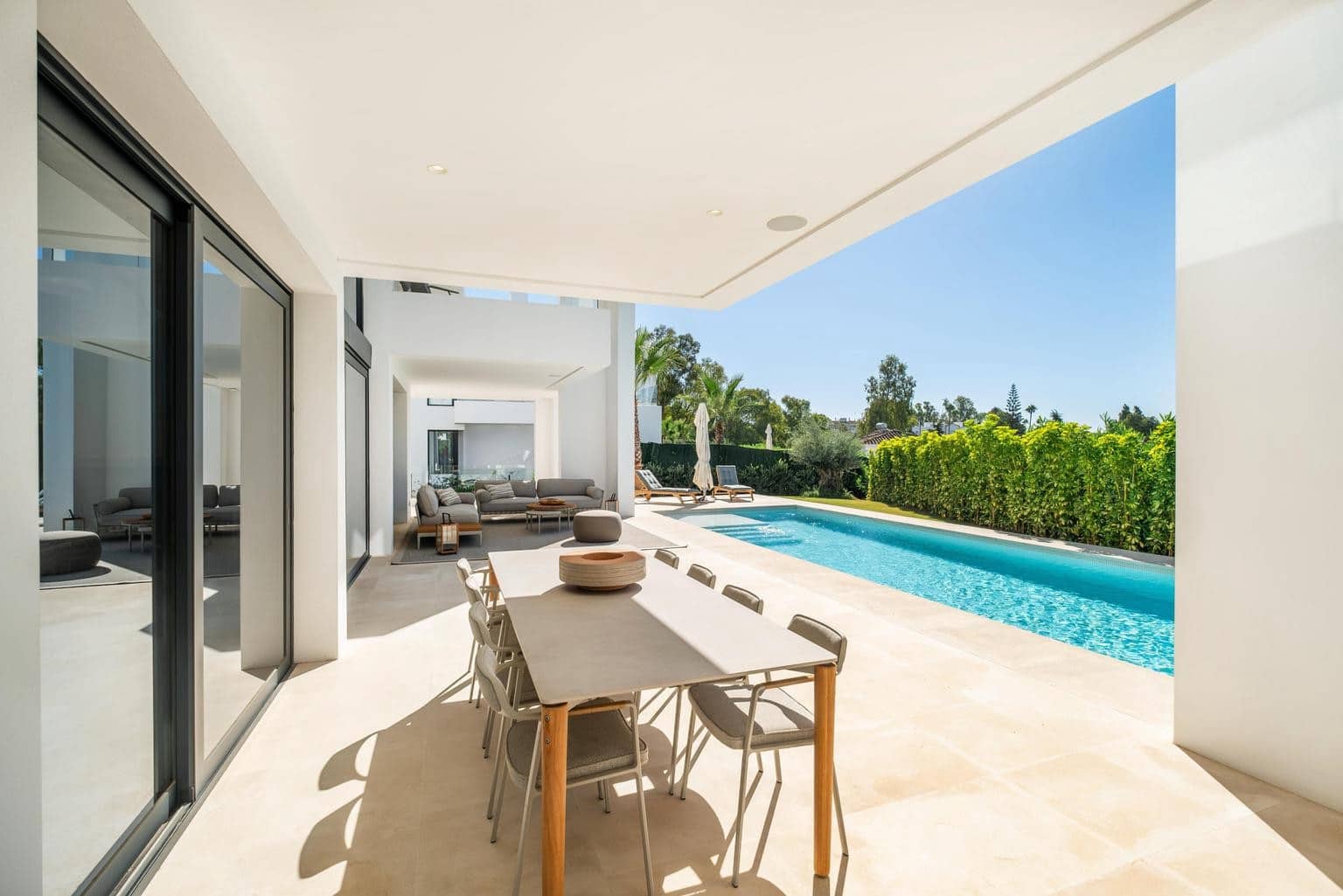 6 bedroom Villa for rent in Estepona with pool garage - € 18,000 (Ref: 9636233)