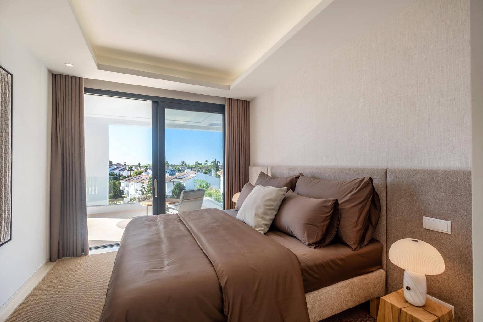 6 bedroom Villa for rent in Estepona with pool garage - € 18,000 (Ref: 9636233)
