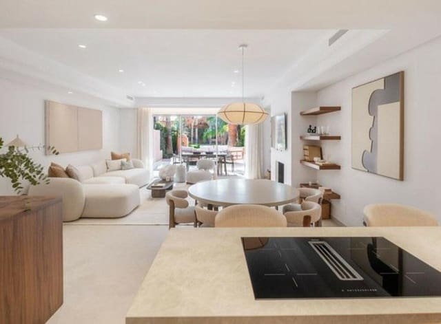 4 bedroom Semi-detached Villa for rent in Lomas De Marbella, Marbella with pool garage - € 15,000 (Ref: 9643635)