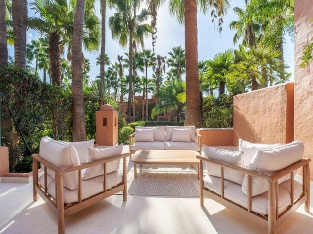 4 bedroom Semi-detached Villa for rent in Lomas De Marbella, Marbella with pool garage - € 15,000 (Ref: 9643635)