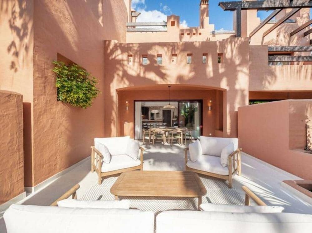 4 quarto Moradia Geminada para arrendar em Marbella com piscina garagem - 15 000 € (Ref: 9643635)