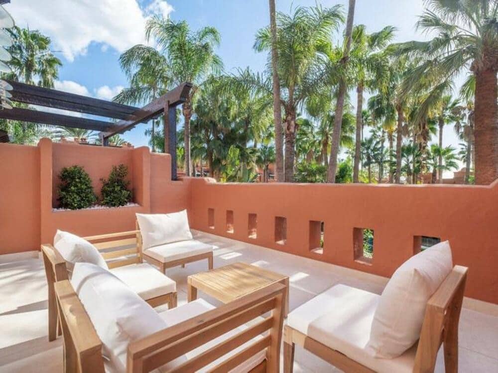 4 quarto Moradia Geminada para arrendar em Marbella com piscina garagem - 15 000 € (Ref: 9643635)