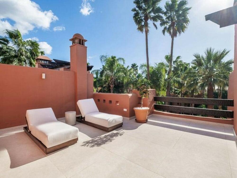 4 quarto Moradia Geminada para arrendar em Marbella com piscina garagem - 15 000 € (Ref: 9643635)